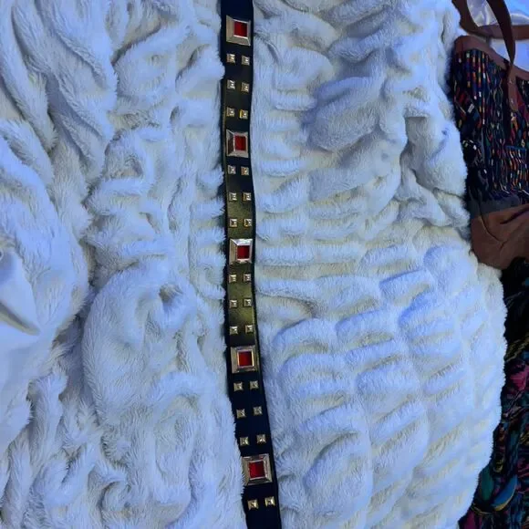 ESCADA Women’s Silver Tone Iridescent Blue Stone Chain Link Belt Made in Spain E Escada Vintage Leather Iridescent Sparkling Cheetah Print  main image 4